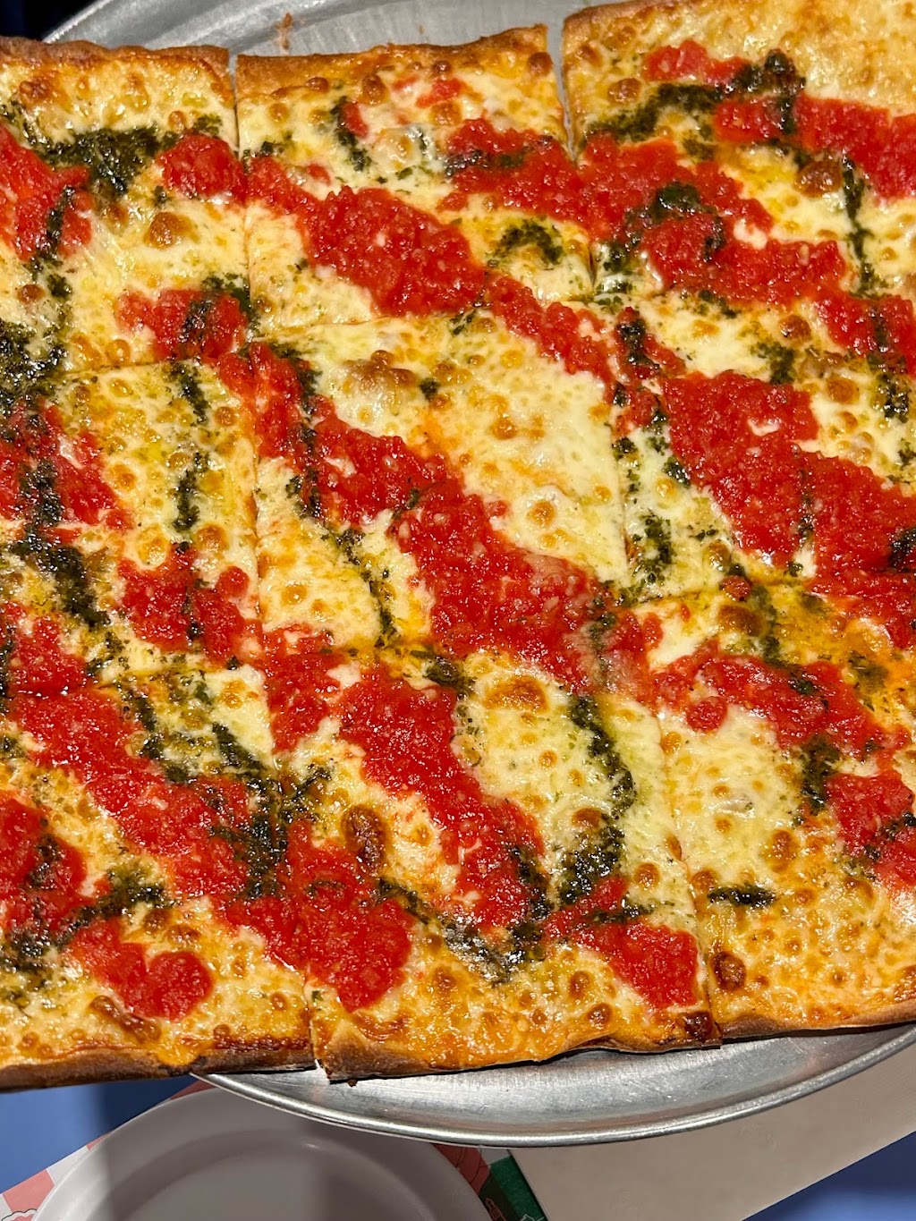 Johnnys Pizzeria | 30 W Lincoln Ave, Mt Vernon, NY 10550 | Phone: (914) 668-1957