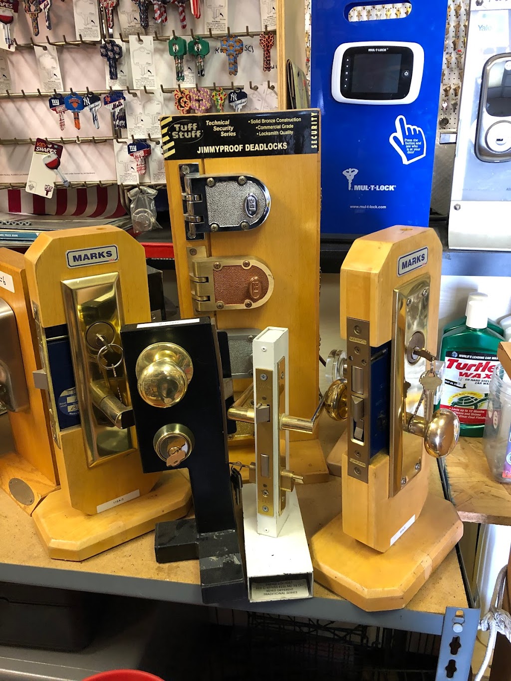 Star local locksmith | 824 Oakleigh Rd, Valley Stream, NY 11581 | Phone: (516) 271-2722