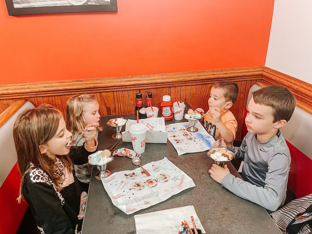 Friendlys | 4812 Sunrise Hwy, Massapequa Park, NY 11762 | Phone: (516) 541-3757