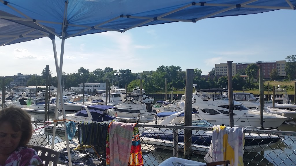 Castaways Yacht Club | 425 Davenport Ave, New Rochelle, NY 10805 | Phone: (914) 636-8444