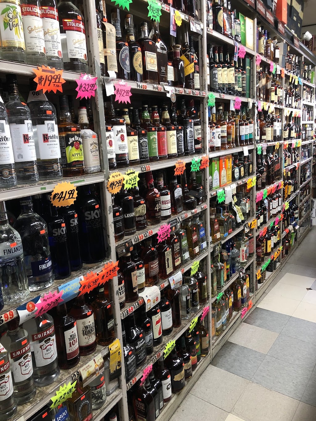 Zees Wines & Liquors | 81-58 Lefferts Blvd, Queens, NY 11415 | Phone: (718) 805-4212