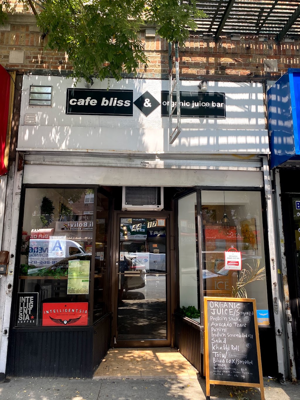 Cafe bliss and organic juice bar | 44-17 48th Ave, Queens, NY 11377 | Phone: (929) 353-2959