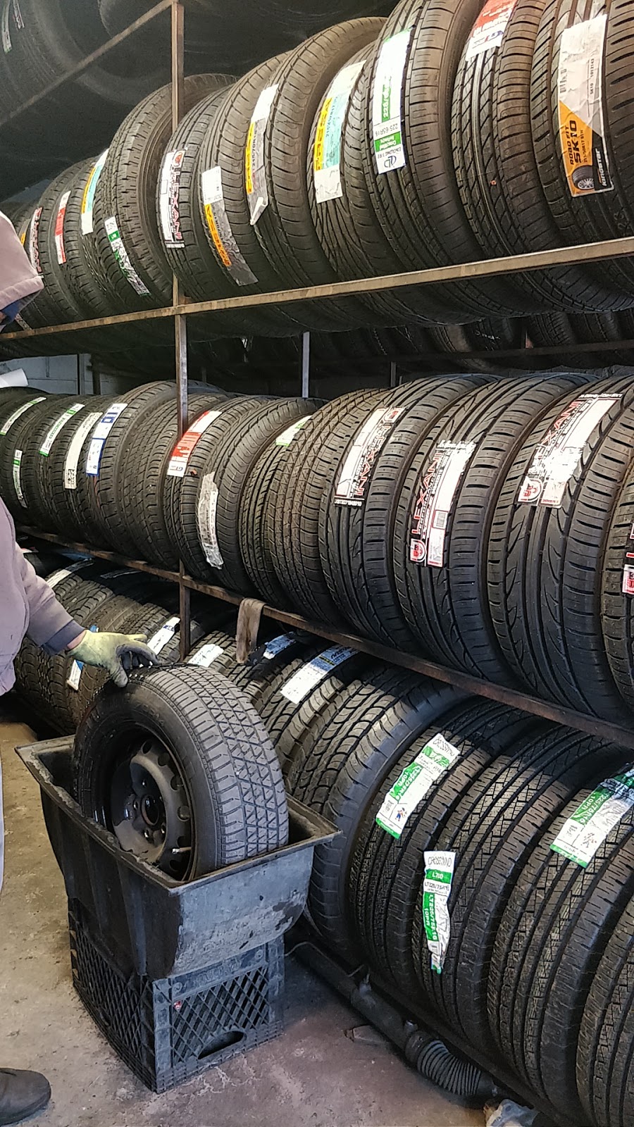 Joseph tire And Auto Repair | 16220 Linden Blvd, Queens, NY 11434 | Phone: (718) 322-4400