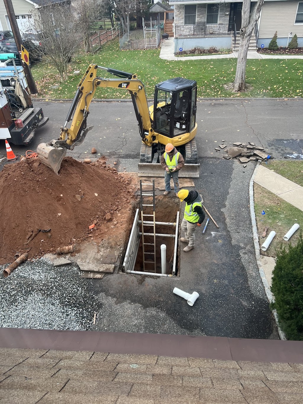 Dutra Excavating & Sewer Inc | 10 Stone Hollow Rd, Montvale, NJ 07645 | Phone: (201) 930-1229