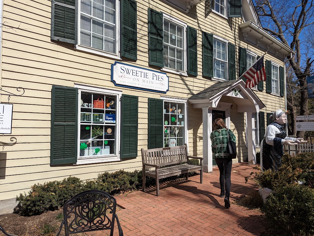 Sweetie Pies on Main | 181 Main St, Cold Spring Harbor, NY 11724 | Phone: (631) 367-9500