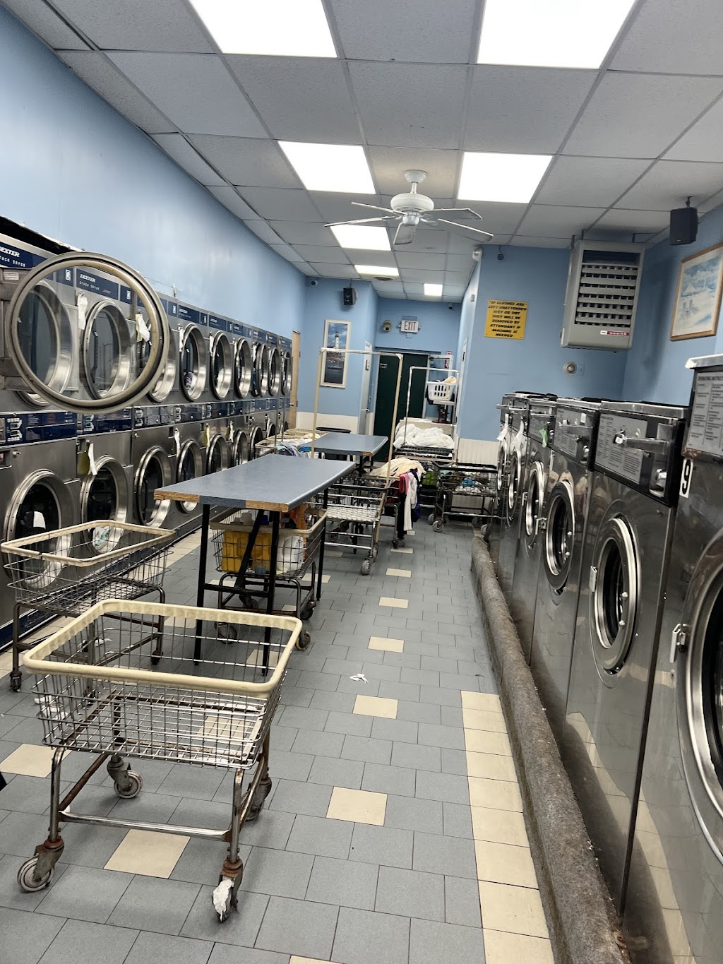 Halesite Laundromat | 152 New York Ave, Huntington, NY 11743 | Phone: (631) 421-3311