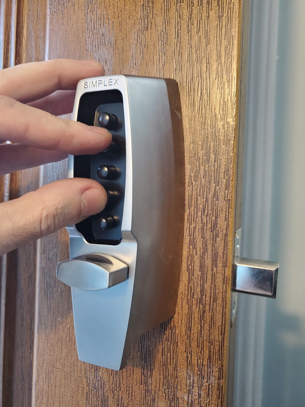 Kissena Locksmith Service Inc | 49-03 Kissena Blvd, Queens, NY 11355 | Phone: (718) 300-9724