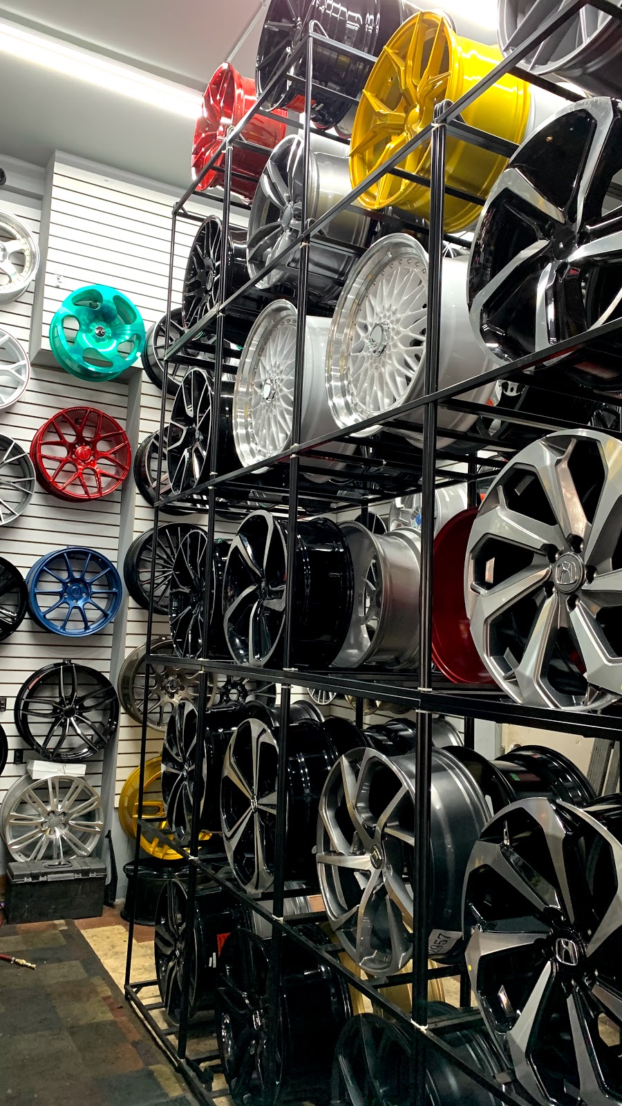 Edwin Tire Shop & Flat Fix | 510 Claremont Pkwy, Bronx, NY 10457 | Phone: (347) 479-7706