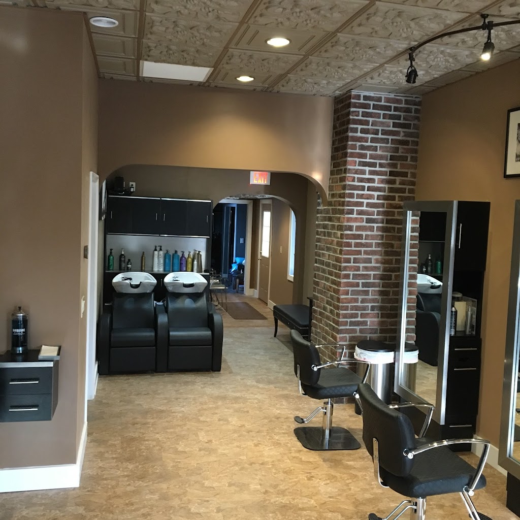 Freedom Hair salon | 208 Airport Plaza Blvd, Farmingdale, NY 11735 | Phone: (516) 253-9644