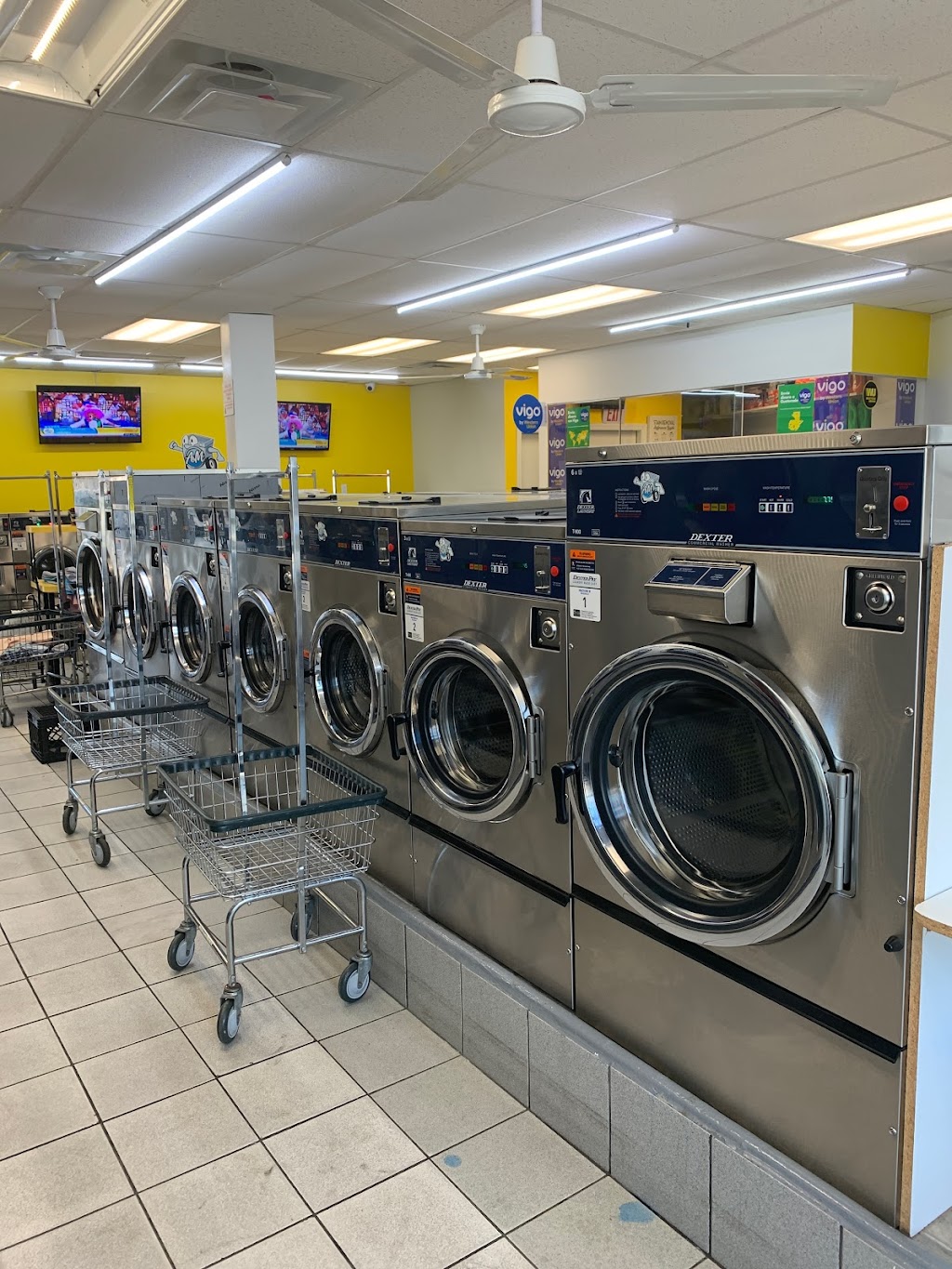 A&M Express Laundromat | 135 Babylon Turnpike UNIT B, Roosevelt, NY 11575 | Phone: (516) 223-1916