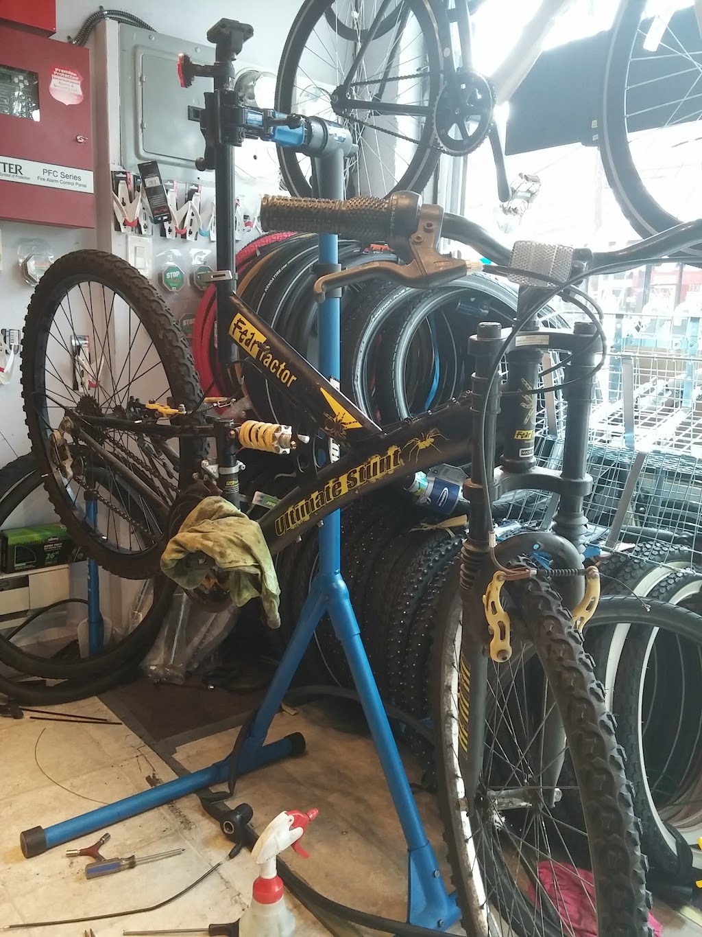 El Frondoso Bicycle Shop | 6123 Broadway, West New York, NJ 07093 | Phone: (201) 256-5151