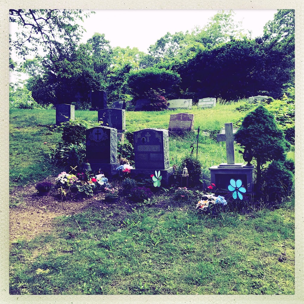 Roslyn Cemetery | Greenvale, NY 11548 | Phone: (516) 626-1908