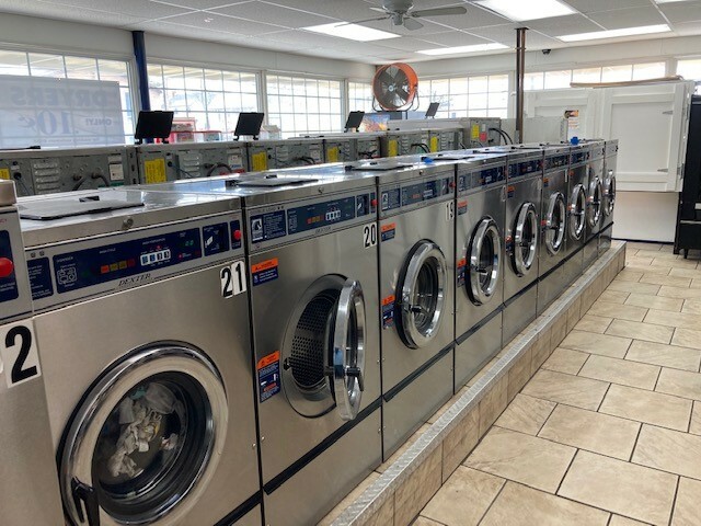 Casablanca Laundromat | 431 N Main St, Freeport, NY 11520 | Phone: (516) 543-5016