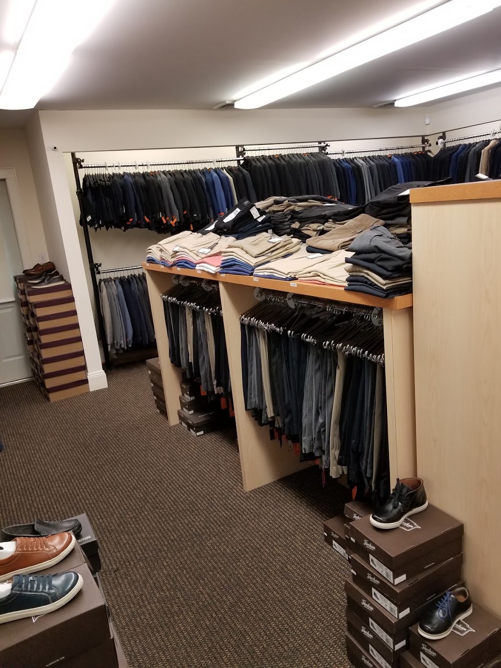 Kennys Mens & Boys Wear | 28 Piquets Ln, Woodbury, NY 11797 | Phone: (516) 921-2660