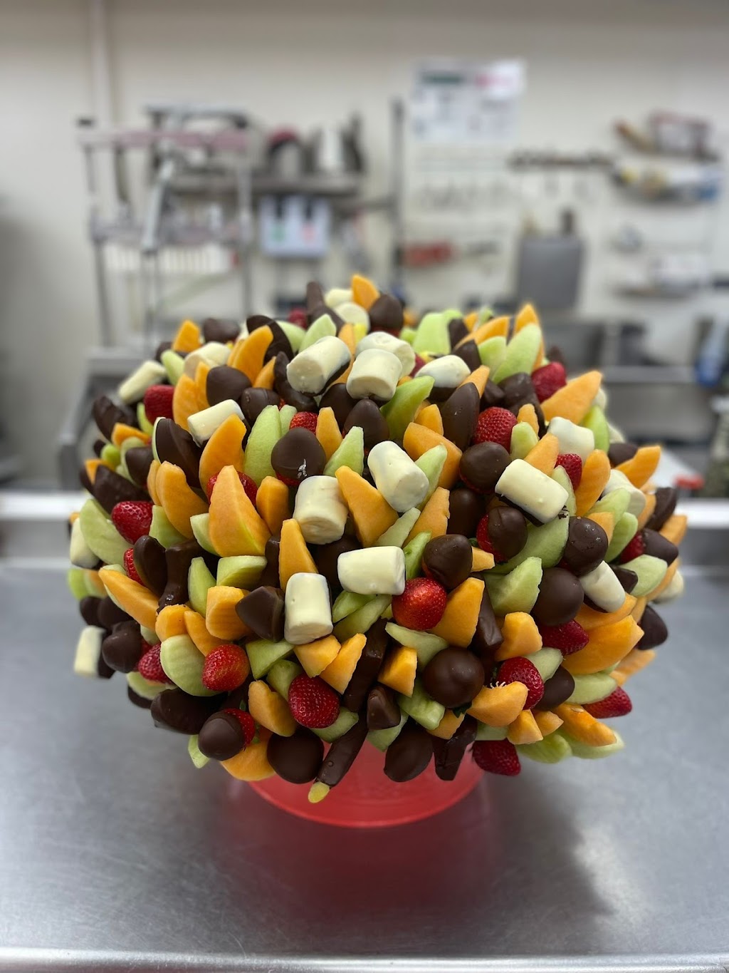 Edible Arrangements | 522 Walt Whitman Rd Rte110, Melville, NY 11747 | Phone: (631) 271-5092