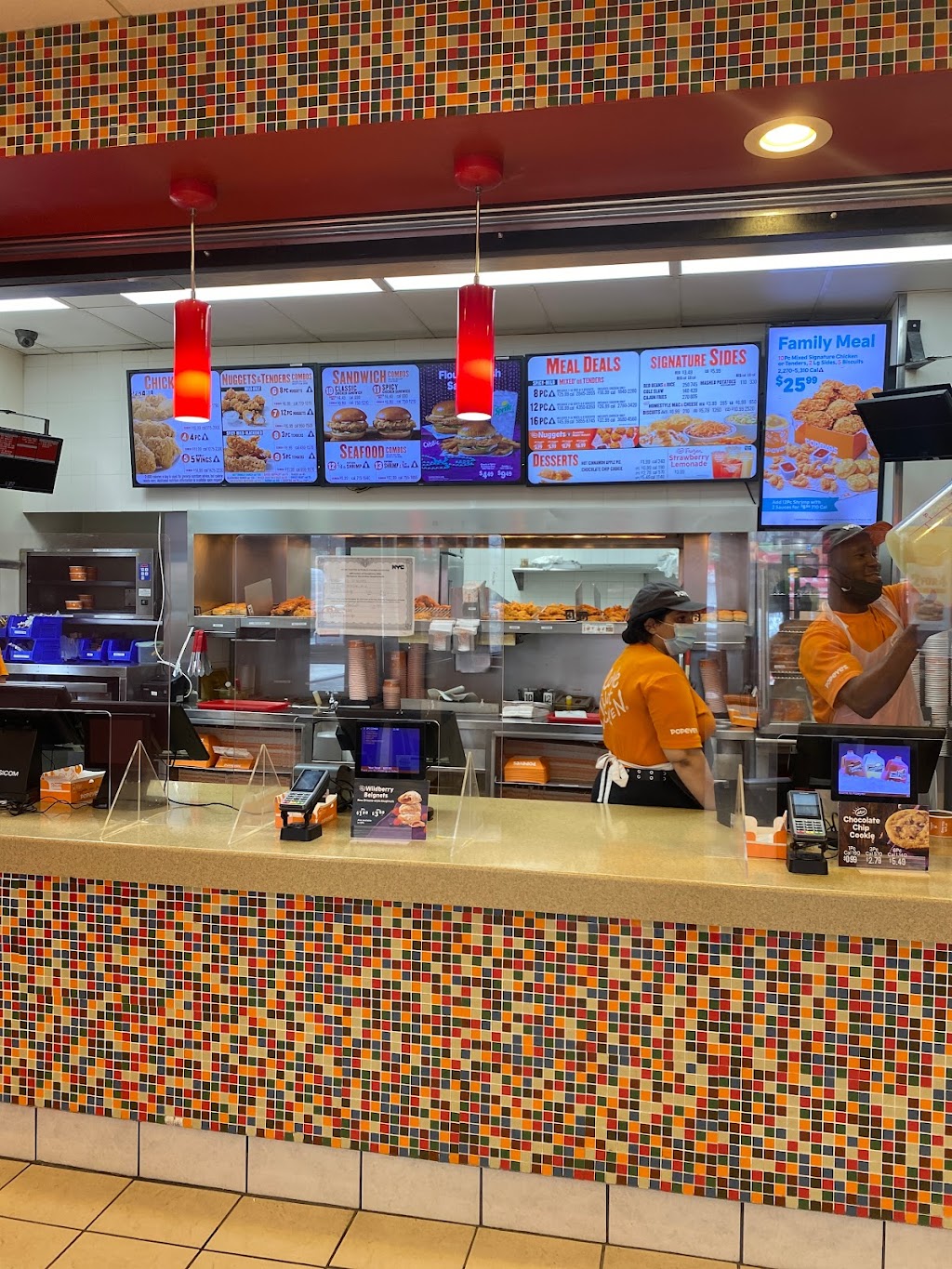 Popeyes Louisiana Kitchen | 21710 Hillside Avenue, Queens, NY 11427 | Phone: (718) 465-6812