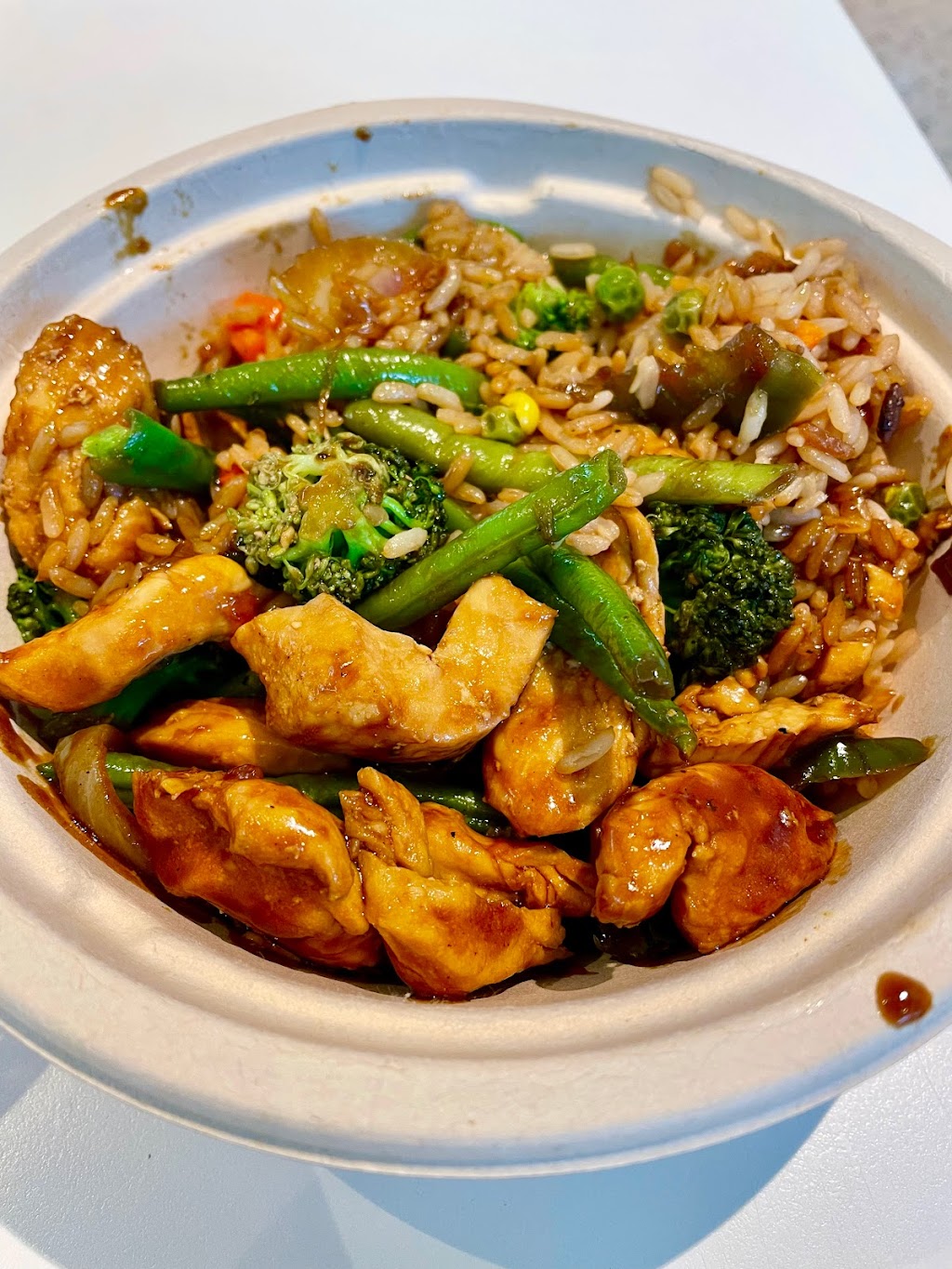 Lucys Asian Kitchen | John F. Kennedy International Airport, Terminal 5, Central Terminal Area, Queens, NY 11430 | Phone: (718) 656-6210