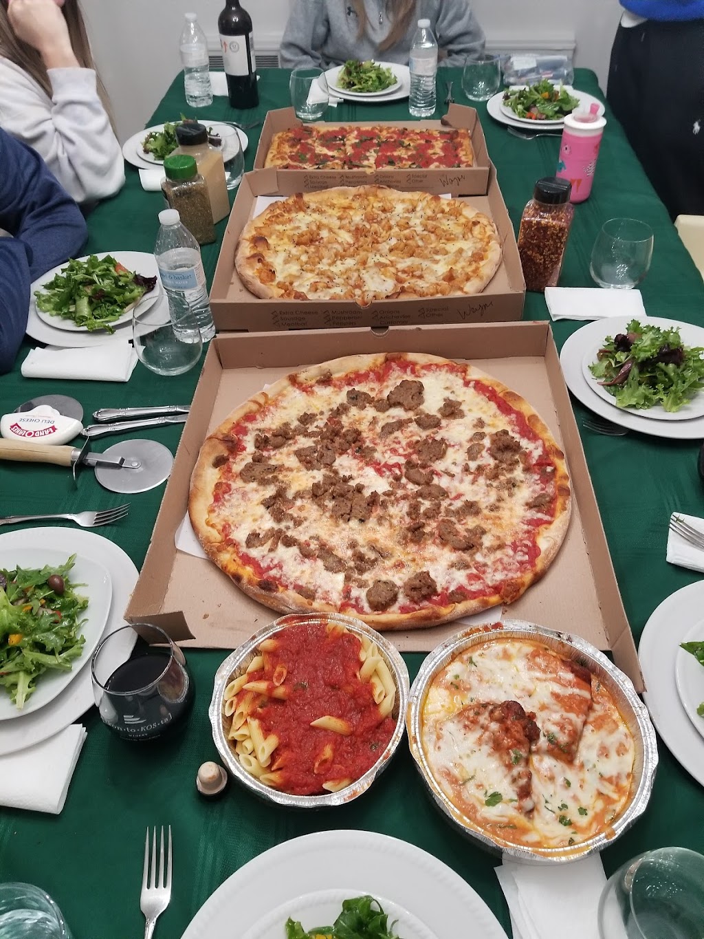 Roccos Pizza & Catering | 247 Broadway Greenlawn, Huntington, NY 11743 | Phone: (631) 740-3155