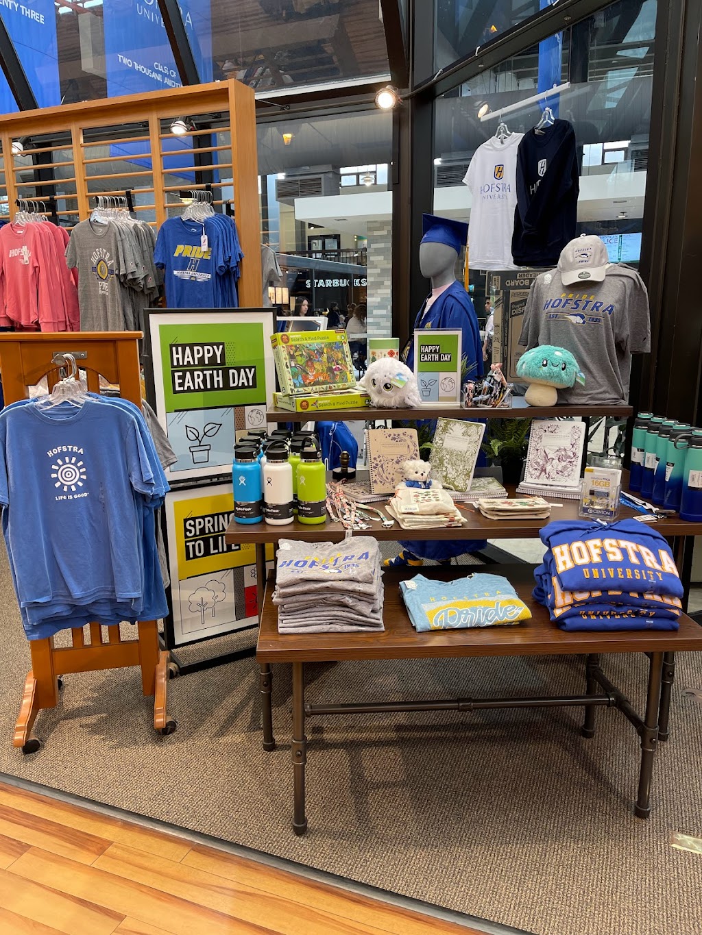 Hofstra University Bookstore | 200 Hofstra University, Hempstead, NY 11549 | Phone: (516) 463-6847