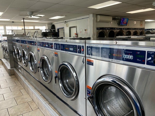 Casablanca Laundromat | 431 N Main St, Freeport, NY 11520 | Phone: (516) 543-5016