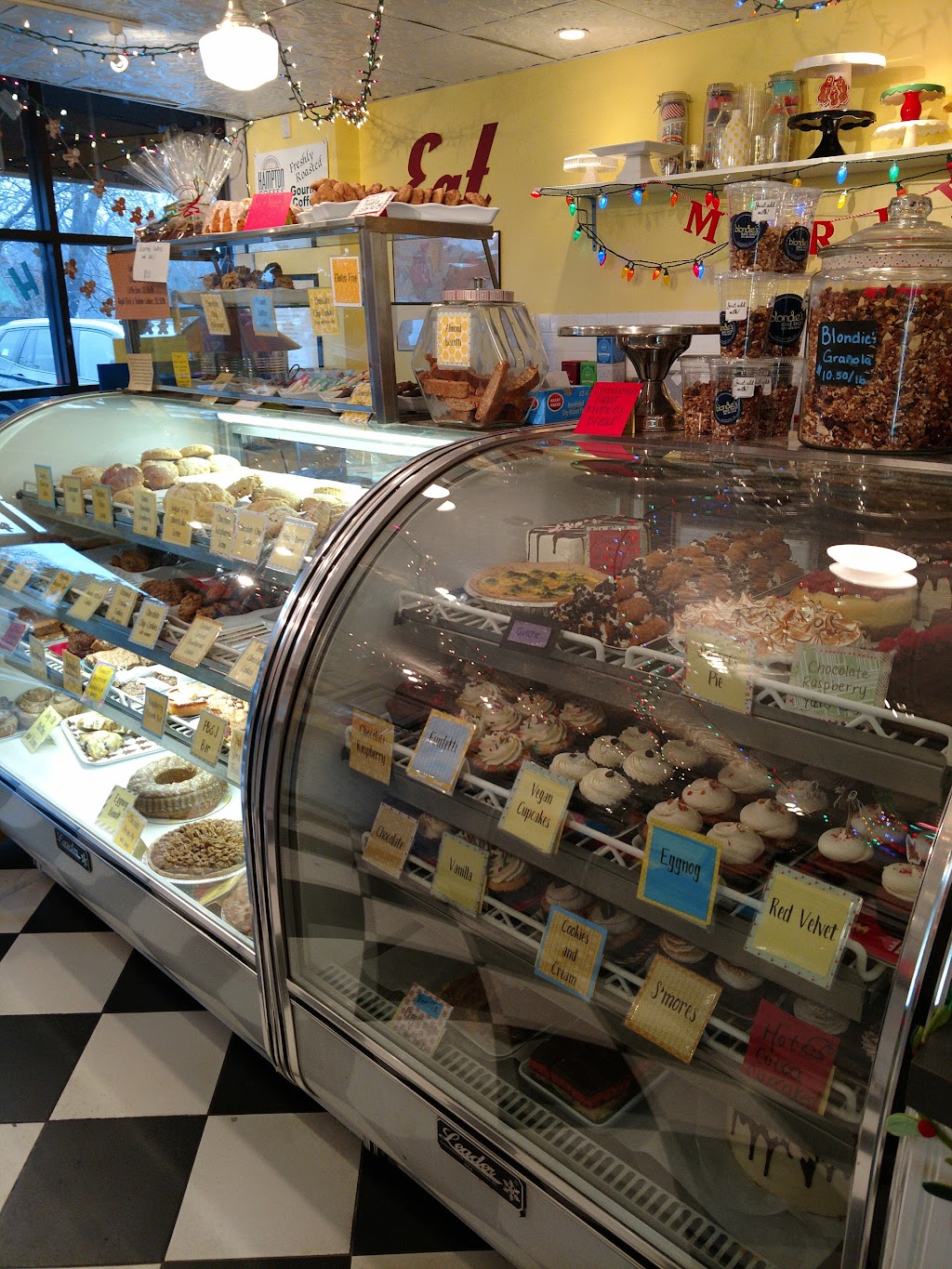 Blondies Bake Shop | 90A Washington Dr, Centerport, NY 11721 | Phone: (631) 424-4545