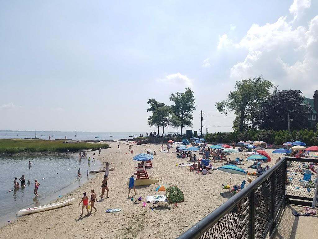 Larchmont Dog Beach | 118 Park Ave, Larchmont, NY 10538 | Phone: (914) 834-6230