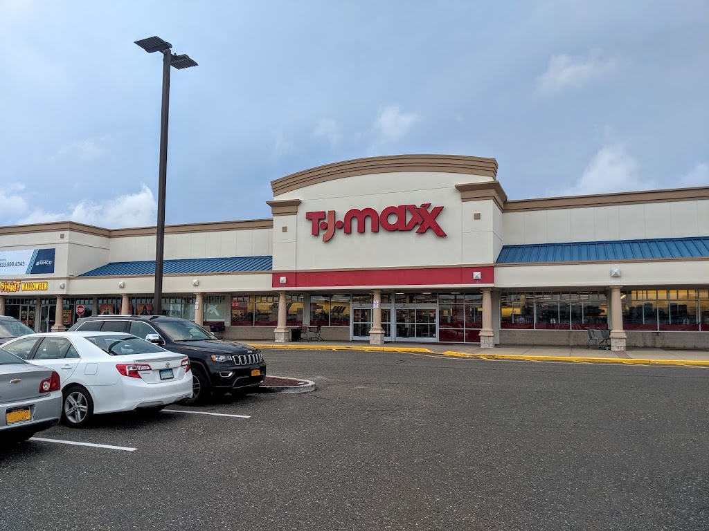 T.J. Maxx | 231 Airport Plaza Blvd, Farmingdale, NY 11735 | Phone: (631) 844-9682