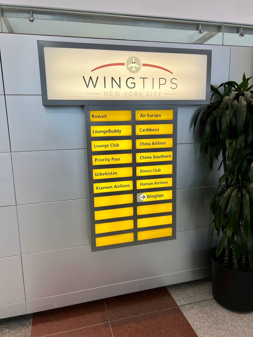 Wingtips Lounge | Terminal 4 Departures, Queens, NY 11430 | Phone: (718) 751-4222