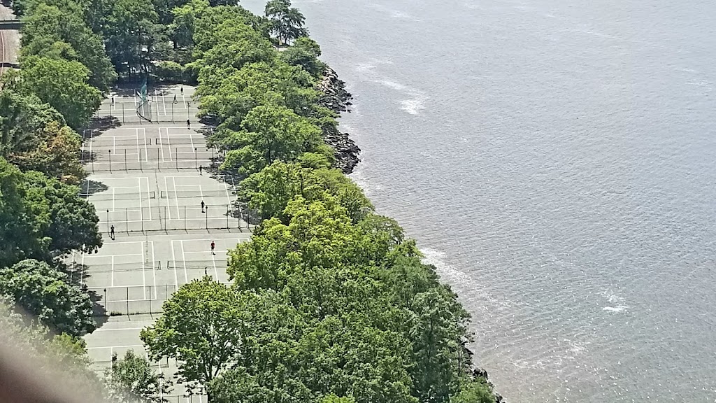 Fort Washington Park Tennis Courts | Hudson River Greenway, New York, NY 10032 | Phone: (212) 304-2322