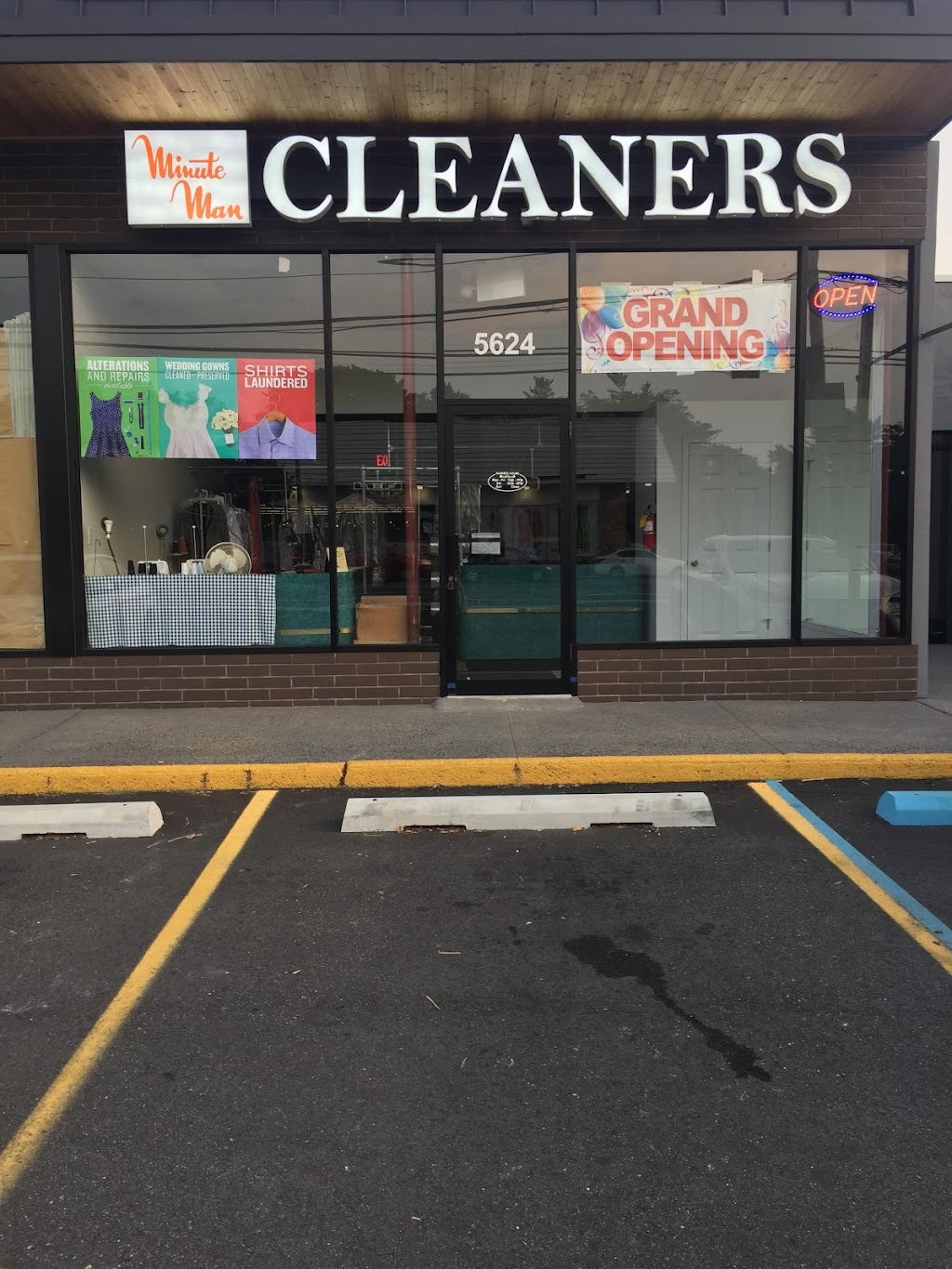 Minuteman Dry Cleaner | 5624 Merrick Rd, Massapequa, NY 11758 | Phone: (516) 636-5157