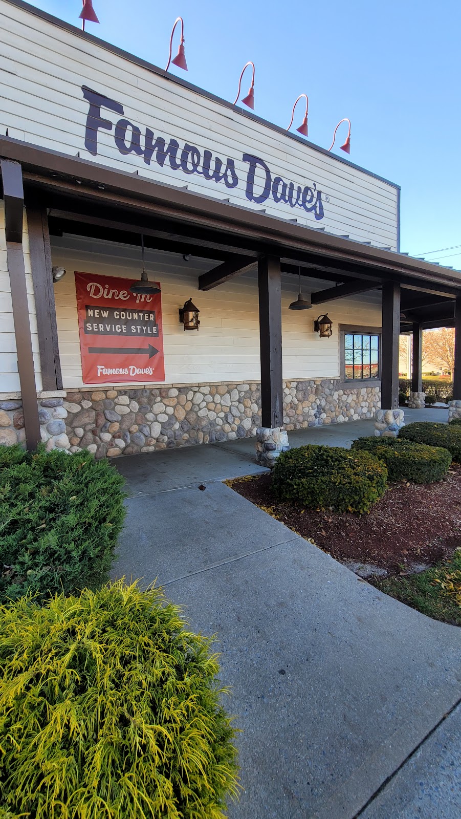 Famous Daves Bar-B-Que | 1060 Corporate Dr, Westbury, NY 11590 | Phone: (516) 832-7300