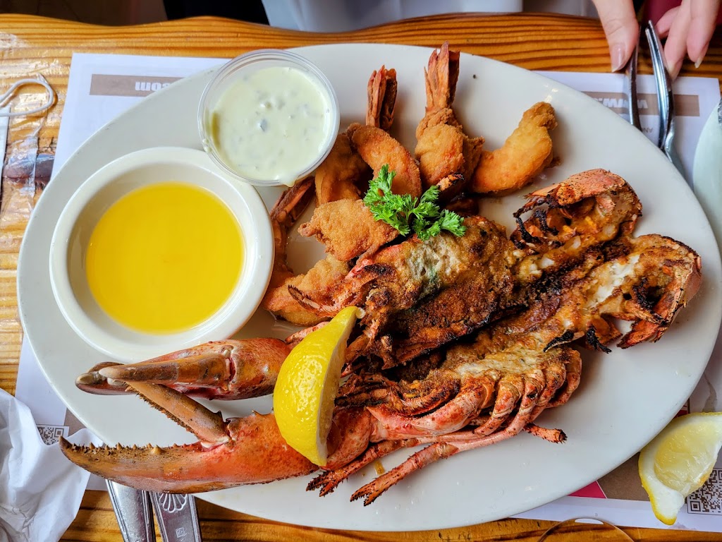 Sammys Shrimp Box | 64 City Island Ave, Bronx, NY 10464 | Phone: (718) 885-3200