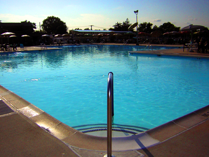 Commonpoint Queens at Tanenbaum Family Pool | 58-25 Little Neck Pkwy, Queens, NY 11362 | Phone: (718) 428-5050