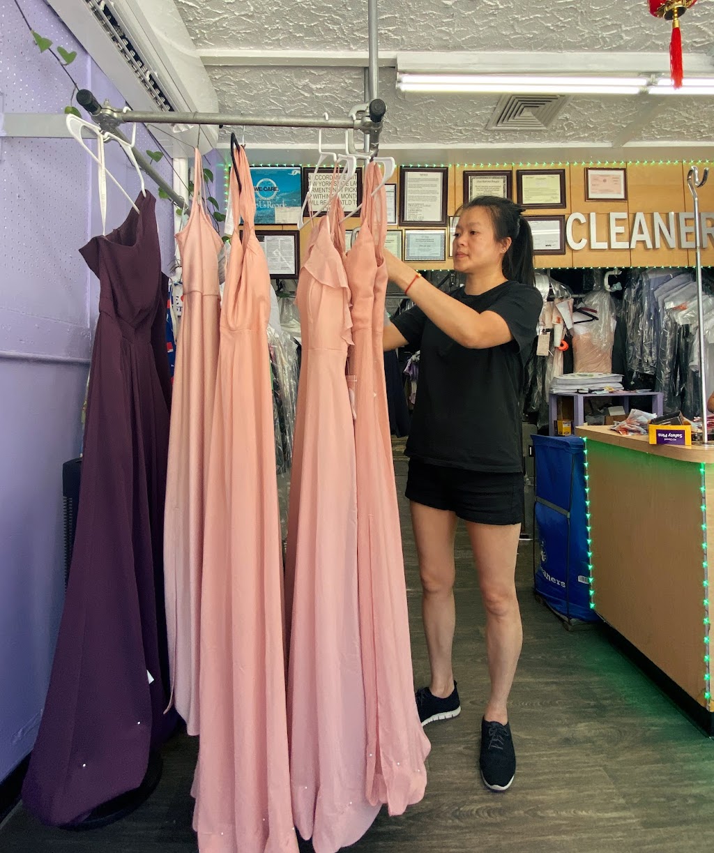 Graceful Dry Cleaner & tailor | 4416 48th Ave, Queens, NY 11377 | Phone: (718) 784-7289