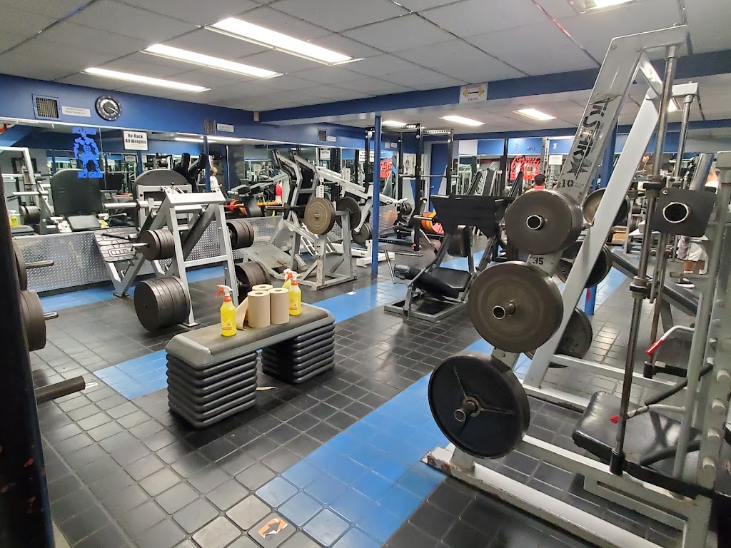 Valencia Fitness Club | 1319 Hempstead Turnpike, Elmont, NY 11003 | Phone: (516) 352-9646