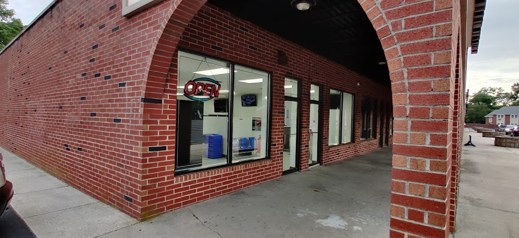 Colonial Springs Laundromat | 2 Colonial Springs Rd, Wheatley Heights, NY 11798 | Phone: (631) 643-2415