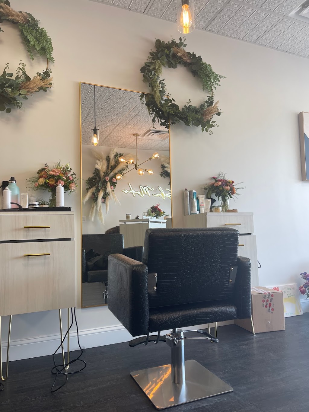 Salon Modus | 718 Dogwood Ave, Franklin Square, NY 11010 | Phone: (516) 404-5009