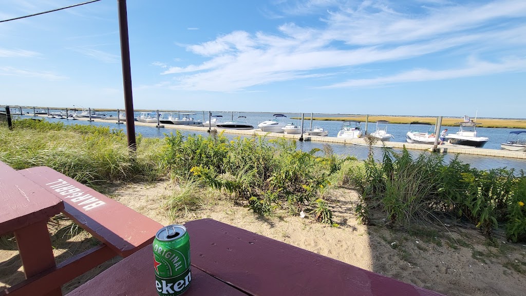 Gilgo Beach Inn | Gilgo Beach Parking Lot (Ocean Parkway), Gilgo Beach, NY 11702 | Phone: (631) 826-3339