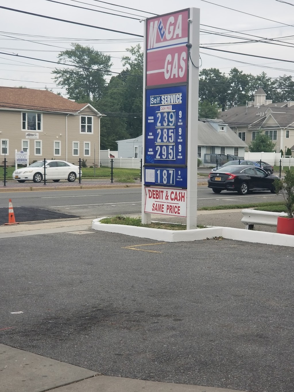 MEGA GAS | 624 Broadway, Amityville, NY 11701 | Phone: (631) 464-4455